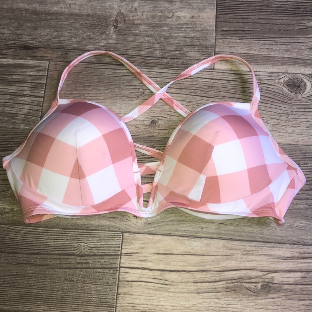 Bikini - Picture 2 of 3